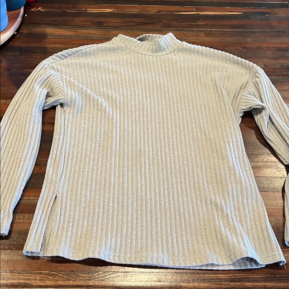Vero Moda Light Gray Ribbed Knit Top